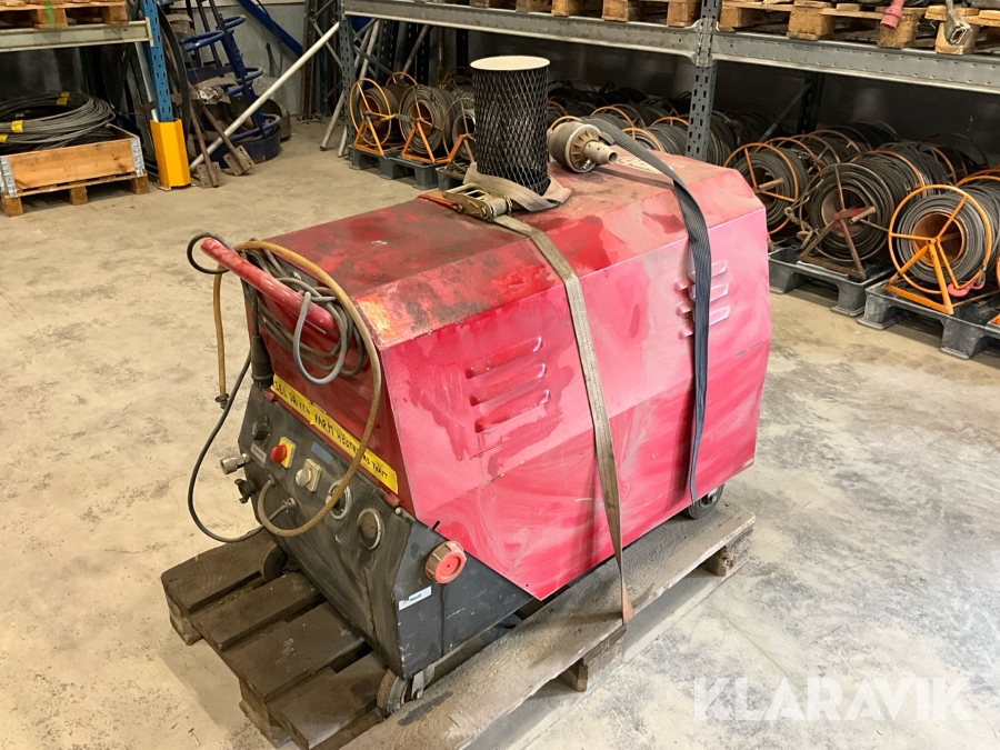 Dieseldriven Hetvattentvätt Hugo Finkenrath OHG 700A