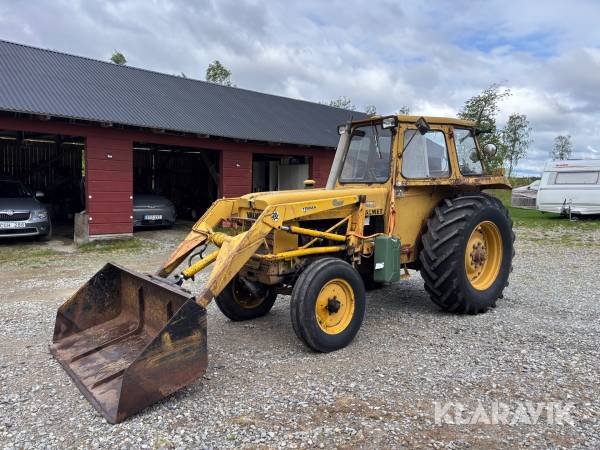Traktor Valmet 700 med lastare