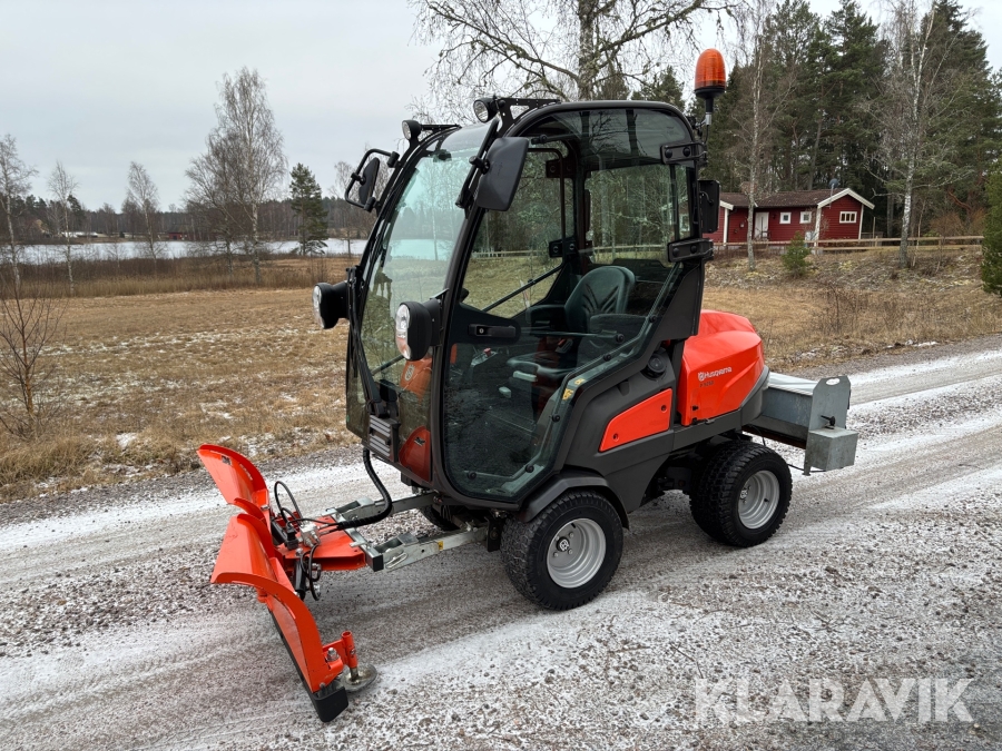 Redskapsbärare Husqvarna P525D med redskap