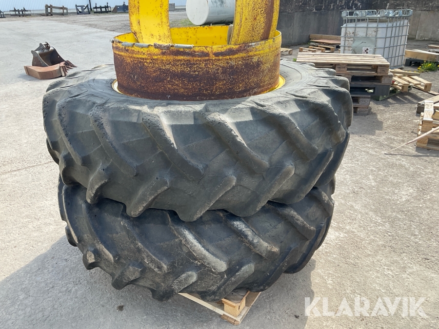 Dubbelmontage Pirelli TM300 2st 20.8R38