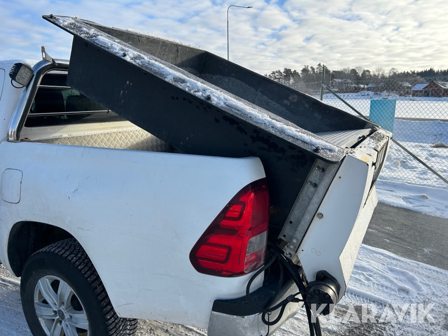 Vikplog & sandspridare till Hilux Ficon Oy V2300E & S1300