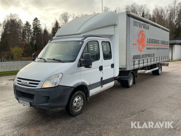 Dragbil Iveco Daily IV med Van den Oever Trailer