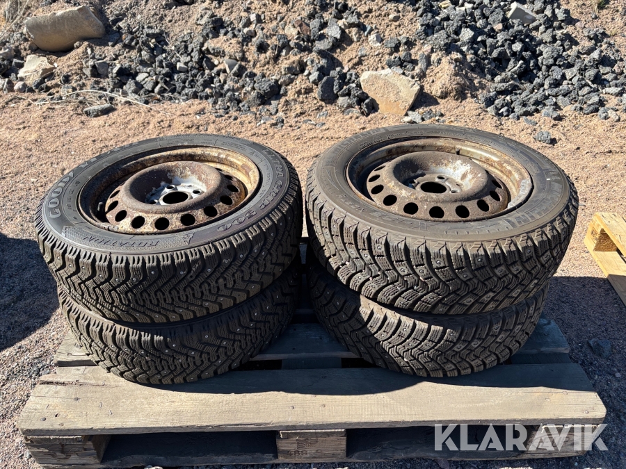 Vinterdäck på fälg 175/65R14 4st
