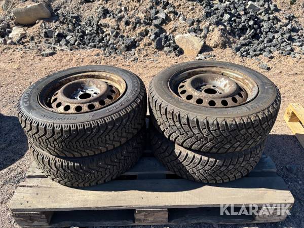 Vinterdäck på fälg 175/65R14 4st