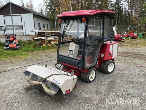 Redskapsbärare Ventrac 3200 Diesel med redskap