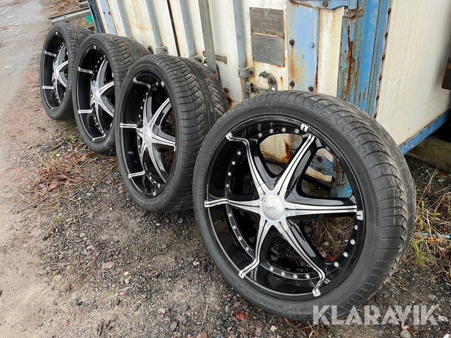 Däck på fälg 305/35 R24 4st