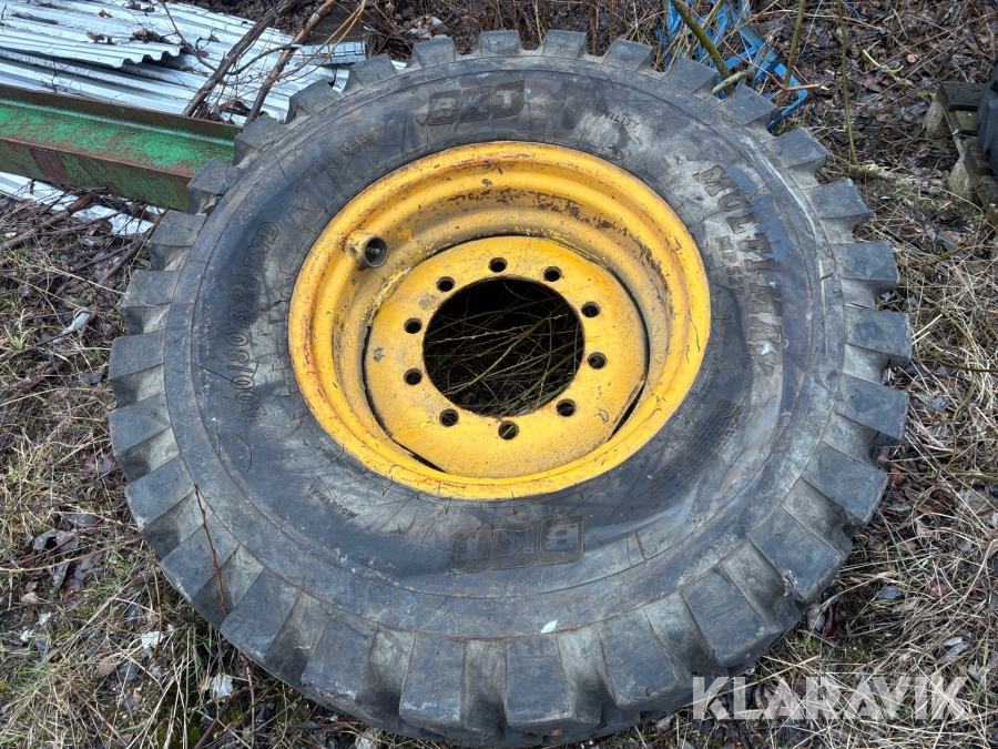 Entreprenaddäck BKT 400/80R24IND 4 st med fälg