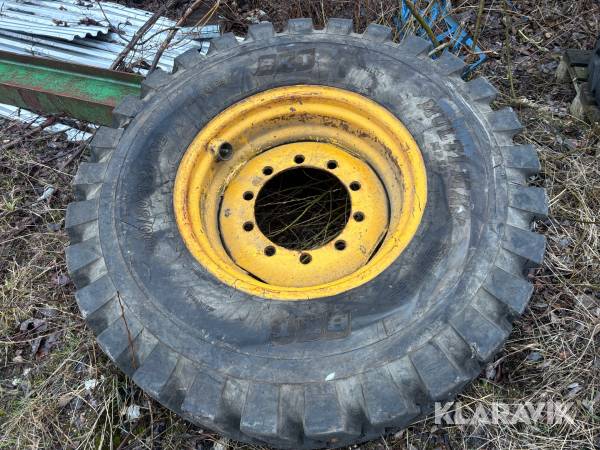 Entreprenaddäck BKT 400/80R24IND 4 st med fälg