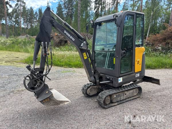 Grävmaskin Volvo EC18D med maskinsläp