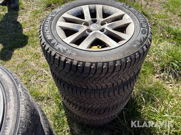 Vinterdäck Michelin 215/55R16 4st med Volvo-fälg