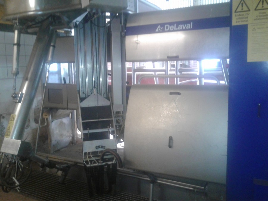 2st Mjölkningsrobotar DeLaval VMS