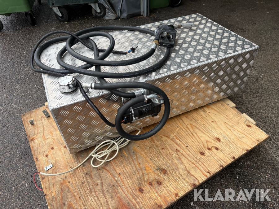 Dieseltank med pump