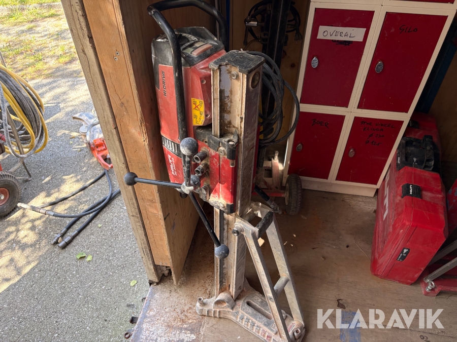 Diamantkärnborrmaskin Hilti DD 350-CA med stativ
