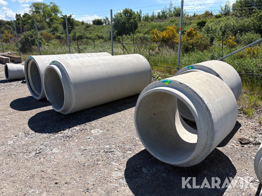 Betongrör, 4st i varierande storlekar