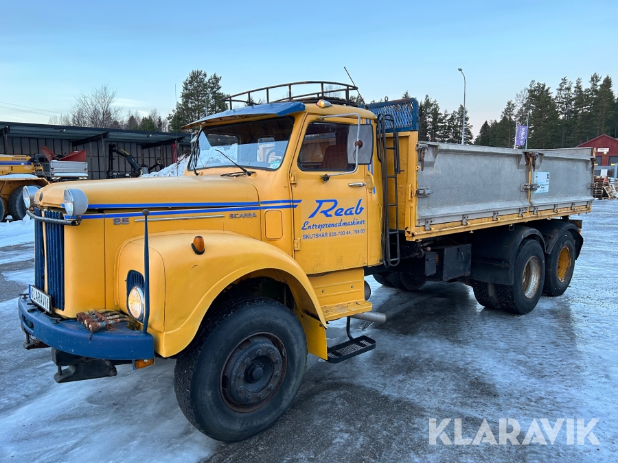 Veteranlastbil Scania LS86 med plogvinge