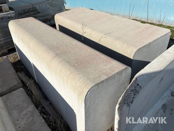 Betongbänkar 2st
