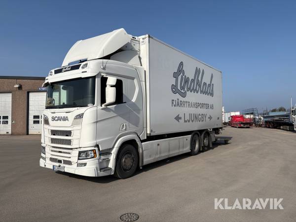 Lastbil Scania R450 med kylaggregat