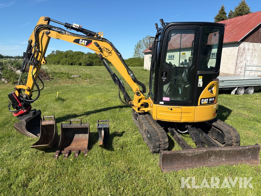 Grävmaskin CAT 303.5E med tiltrotator & redskap