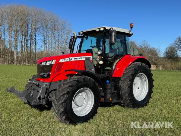 Traktor Massey Ferguson 6715S i nyskick