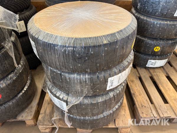 Däck och Fälg Pirelli Winter Ice Zero 195/65R15 4st 