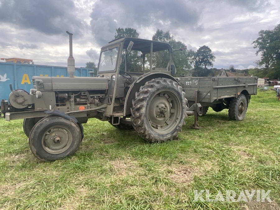 Veterantraktor Volvo BM 600 Militär med vagn