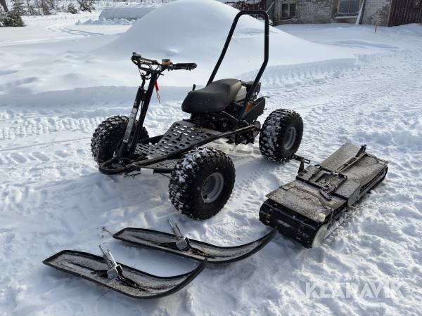 Terrängfordon Vaellan Snow med hjul