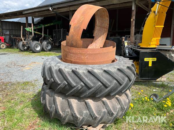 Dubbelmontage till traktor Good Year 16,9/14-34 med spännare och distansringar