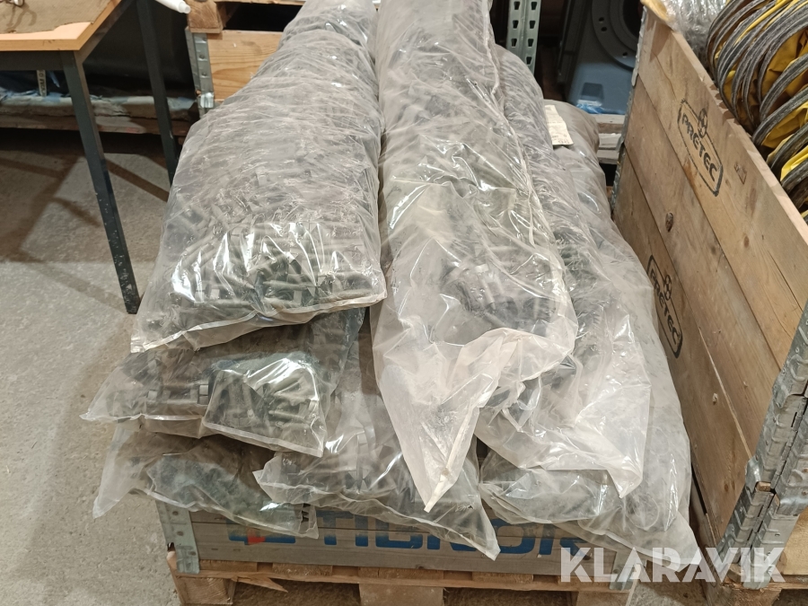 Distanser av plast Kassetta 50