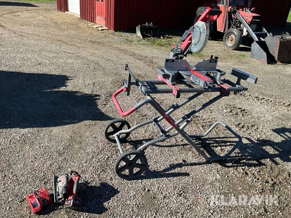 Kap- och gersåg Milwaukee M18 FMS254 med stativ och cirkelsåg