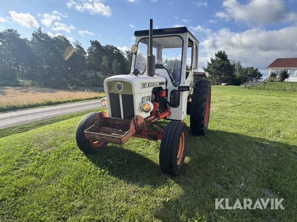 Traktor David Brown 885