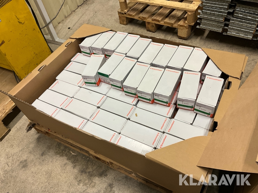 Träskruv Dresselhaus JD-79 försänkt, ca 10 000 st för inomhusbruk, 6.0x180 mm.