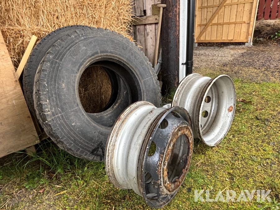 Lastbilsdäck med fälg Taurus 12R22.5 - 2st