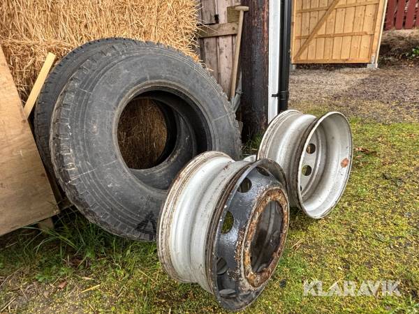 Lastbilsdäck med fälg Taurus 12R22.5 - 2st