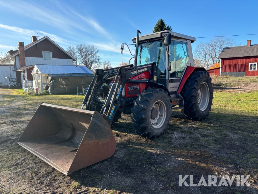 Traktor Massey Ferguson 3060 4WD med lastare och skopa