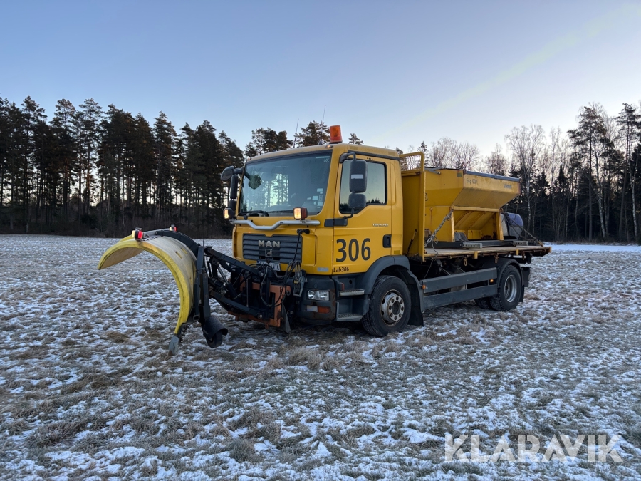 Lastbil med plog och sandspridare MAN TGM  15.240 4x2 Schmidt sandspridare tippflak