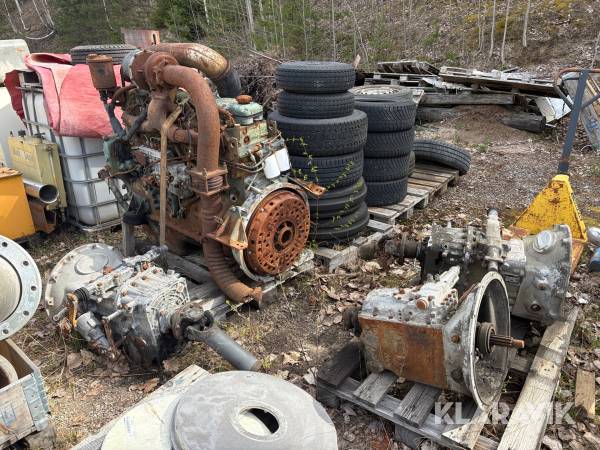 Lastbilsmotor Volvo TD100A med 3 växellådor