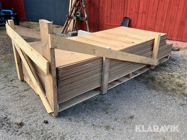 Boardskivor 275 & 300x122cm ca 140st