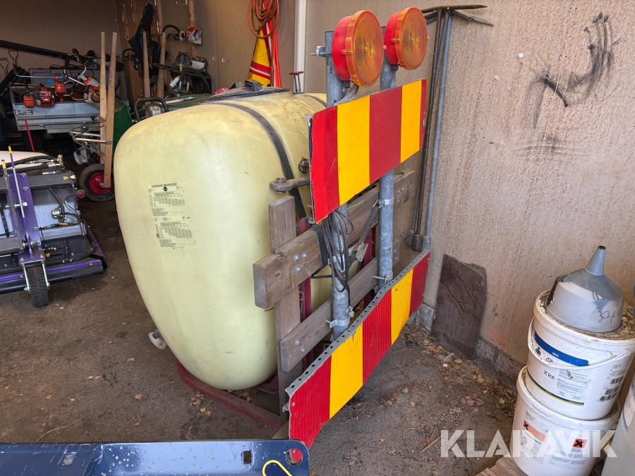 Vätsktebehållare Hardi till traktor