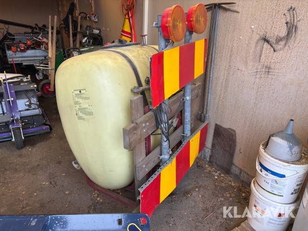 Vätsktebehållare Hardi till traktor