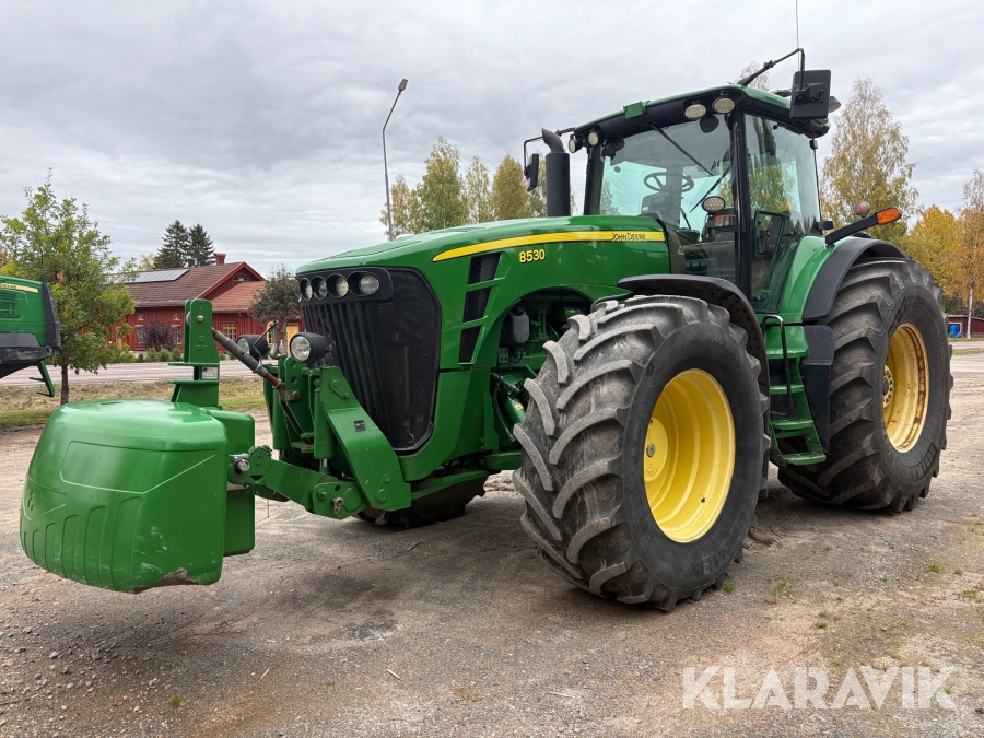 Traktor John Deere 8530