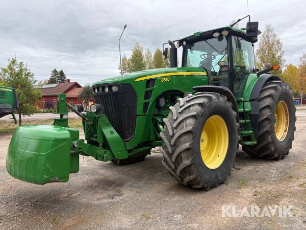 Traktor John Deere 8530