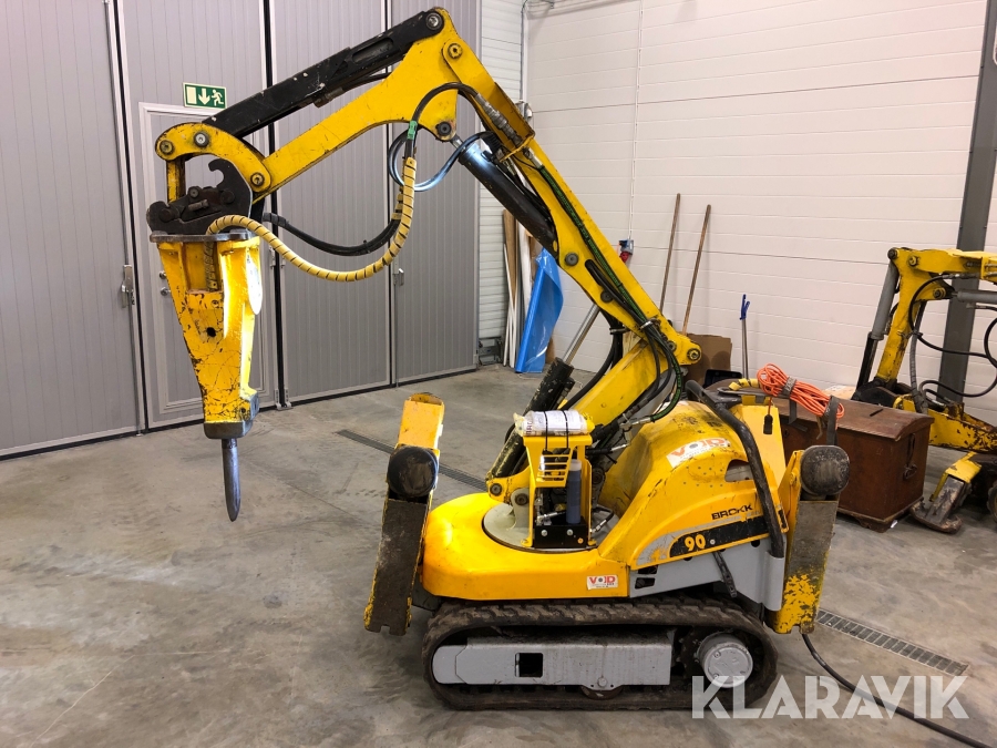 Rivningsrobot Brokk 90 med redskap
