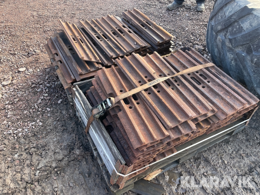 Bandplattor till grävmaskin 85st  