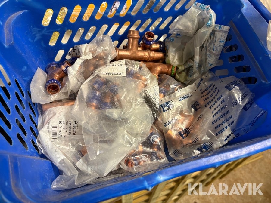 Parti med kopparrör/pressdelar/ armaturslangar