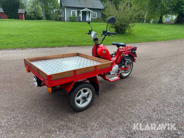 Flakmoped MGB Delivery