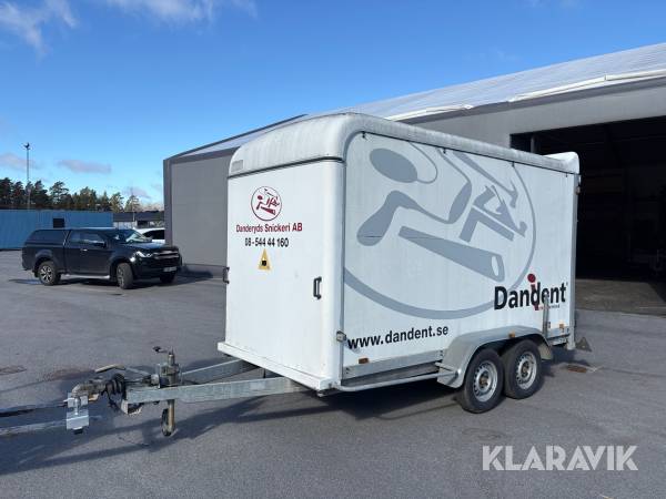 Personbilssläp Thule CEB