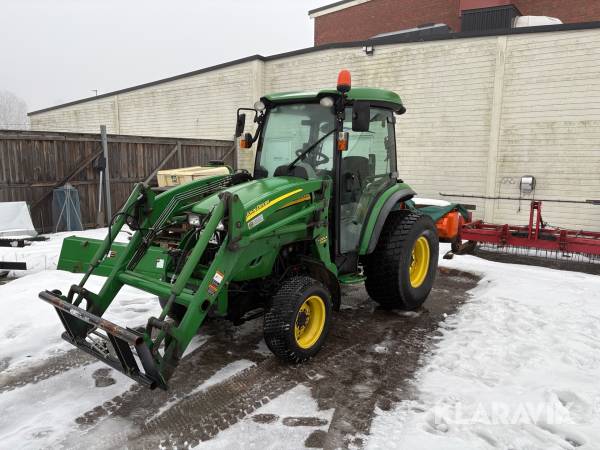 Traktor John Deere 4520