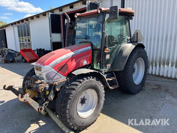 Traktor McCormick CX85L med frontlyft