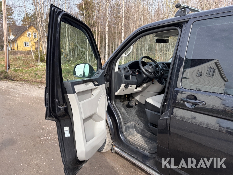 Skåpbil Volkswagen Transporter Kombi T32 2.0 4Motion 204hk