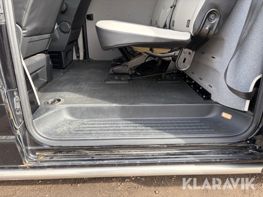 Skåpbil Volkswagen Transporter Kombi T32 2.0 4Motion 204hk